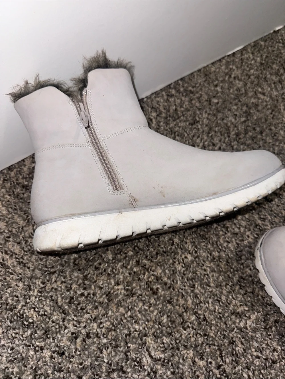 London Fog Light Gray Faux Fur Lined Ankle Winter Boots